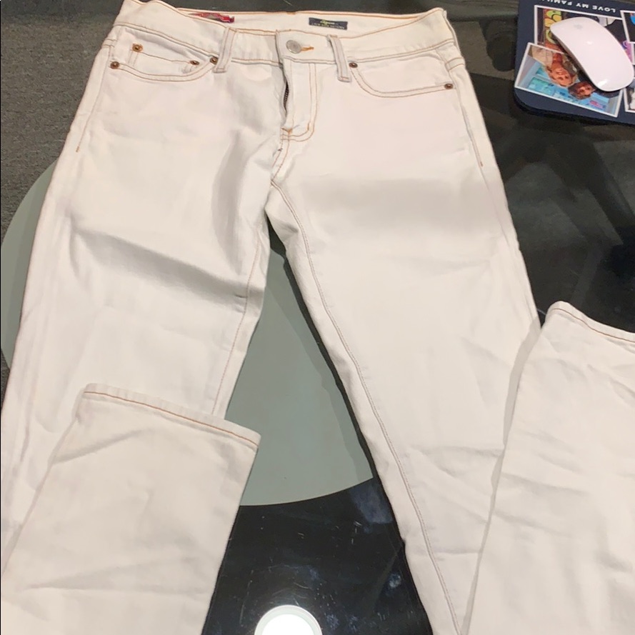 Bleach Jeans